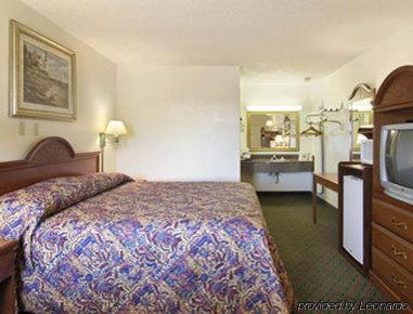 Super 8 By Wyndham Eastland Hotel Cameră foto